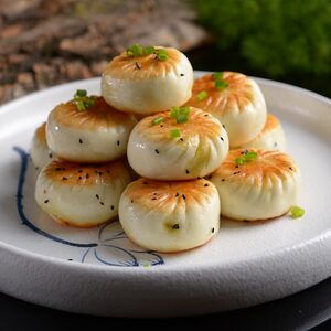 Жареные баоцзы с говядиной и луком