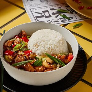 Цыпленок терияки с овощами и перцем чили