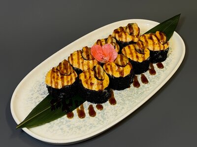 Запечённый ролл с мидиями