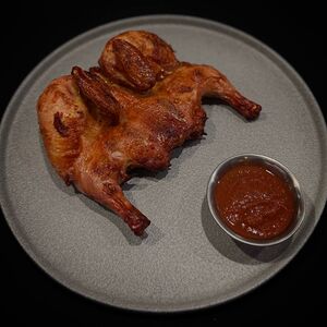 Цыпленок-корнишон с домашней аджикой