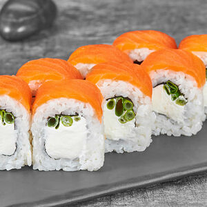 Ролл Филадельфия с луком