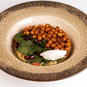 Салат с запеченными овощами и нутом