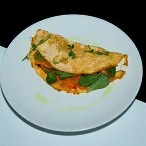 Омлет с лососем