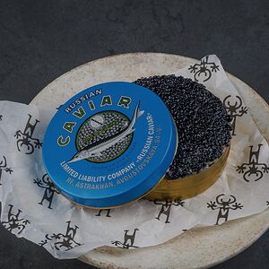 Оливье с креветкой и икрой