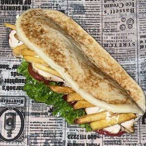 Гирос с фирменным соусом 