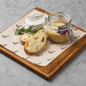 Паштет из куриной печени с ягодным соусом