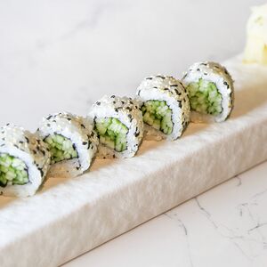 Ролл с огурцом