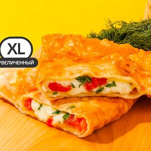 Чебурек с сыром, помидором и зеленью XL