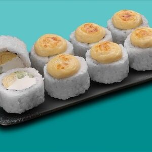 Сытный чесночный сырный Ролл