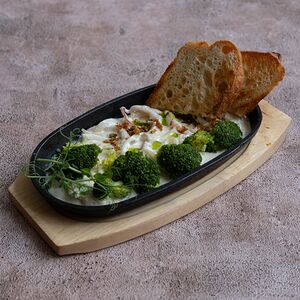 Нежный кальмар в сливочном соусе