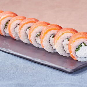 Ролл Филадельфия с зеленым луком