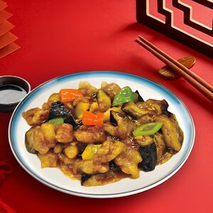 Баклажаны жареные с кусочками свинины 