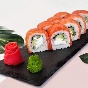 Шеф-ролл Филадельфия с огурцом