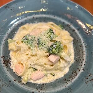 Фетучини с лососем