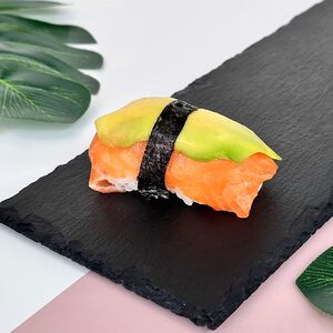 Суши с лососем 