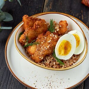 Гречневая каша с курицей в панировке