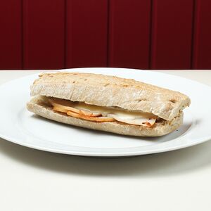 Багет с индейкой и сыром