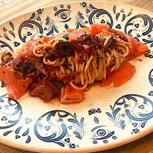 Паста с лососем в томатном соусе