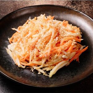 Салат с корнем сельдерея, яблоками и морковью