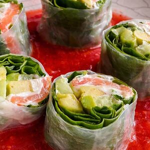 Спринг ролл с лососем