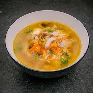 Куриный суп с домашней лапшой