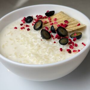 Каша рисовая с голубикой и малиной