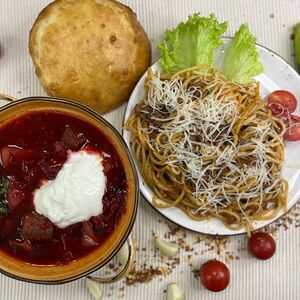 2. Борщ / Макароны Болоньезе / Лепешка