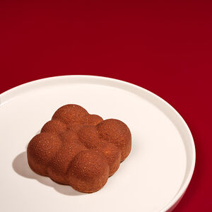 Муссовое шоколадное облачко с вишней