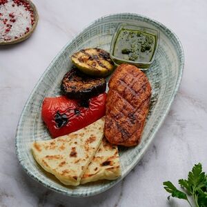 Стейк из курицы с овощами