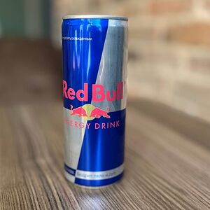 Напиток Red Bull