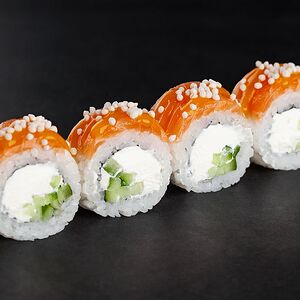 Ролл Филадельфия с соусом из манго