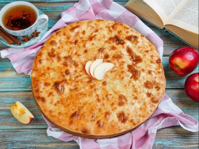 Осетинский пирог с яблоком, диаметр 33 см 