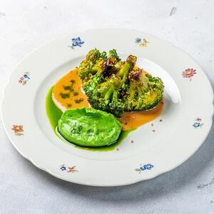 Брокколи с кремом из кунжута