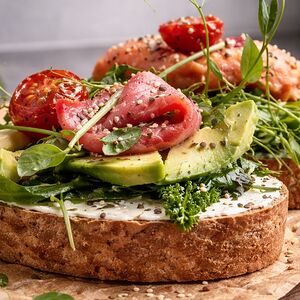 Брускетта с лососем