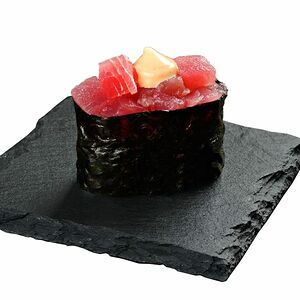 Гункан тунец спайси