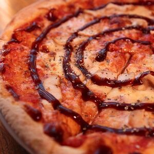 Пицца с цыпленком BBQ