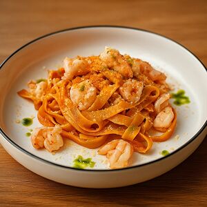 Паста с креветками и рамиро