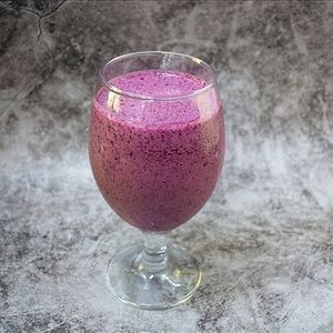 Молочный коктейль из голубики