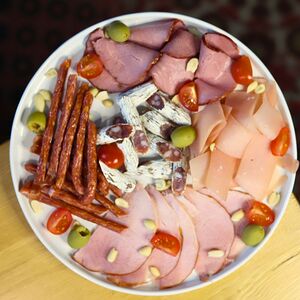 Мясная тарелка
