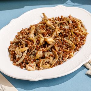 Греча с сезонными грибами