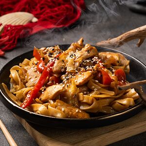 Удон с курицей и с овощами