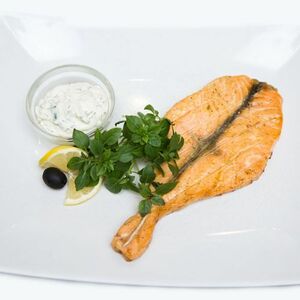 Стейк из семги на решетке