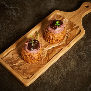 Гужеры с куриным паштетом и конфитюром из чернослива