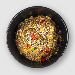 Рис по-китайски с овощами и пикантным соусом