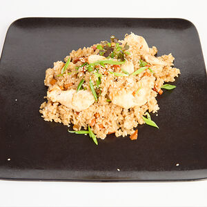 Чесночный рис вок со свининой