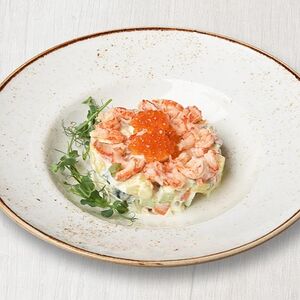 Салат Оливье с раковыми шейками