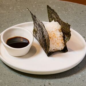 Онигири с курицей 