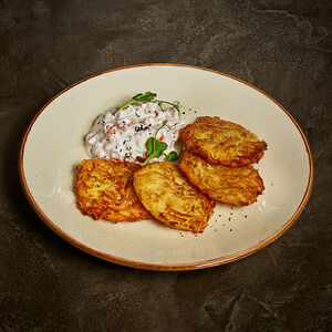 Драники с тартаром из лосося малой соли