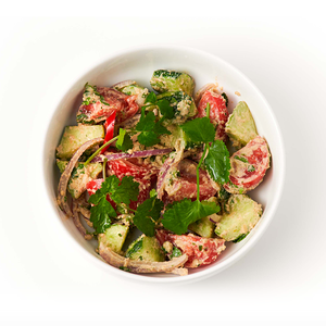 Овощи с пряной ореховой пастой