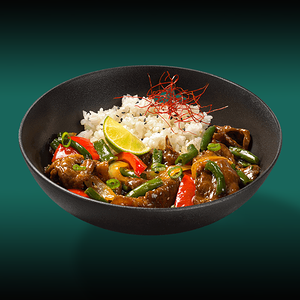 Говядина в соусе из черной фасоли